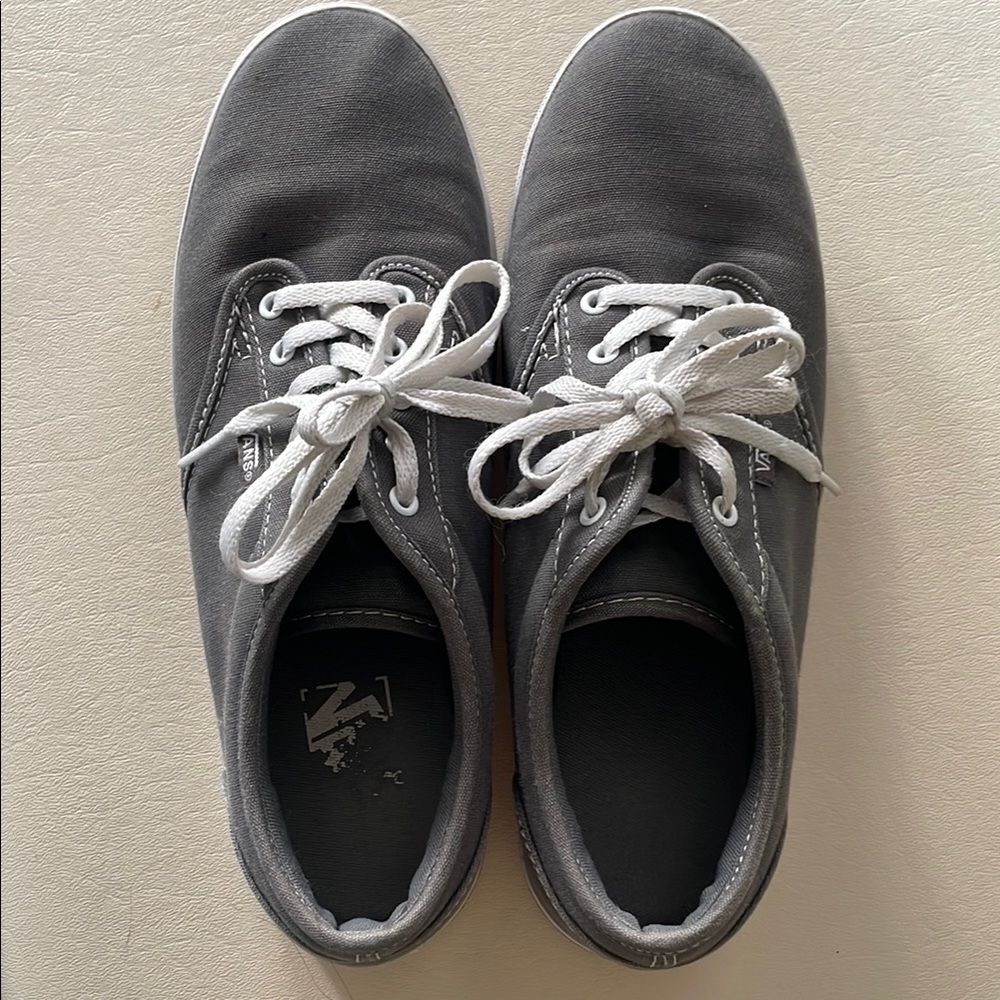 Vans tennis shoes
